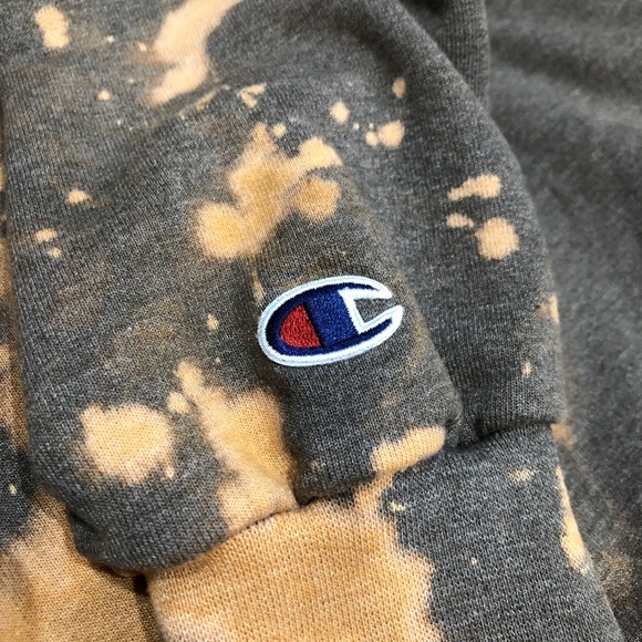 Custom Champion Crewneck 🔥 - Picture 4 of 7